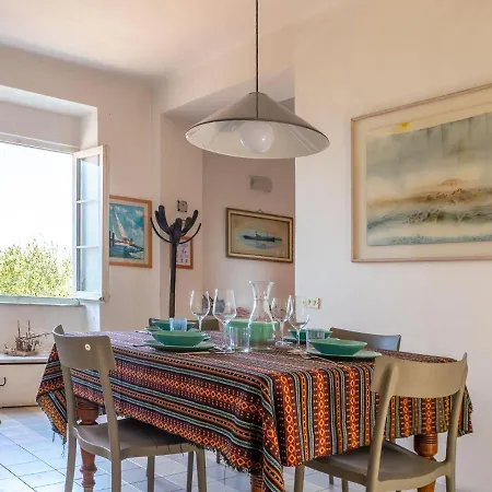 Σπίτι διακοπών House With Dreamy Position Above The Village With Views Of Sea And Nature