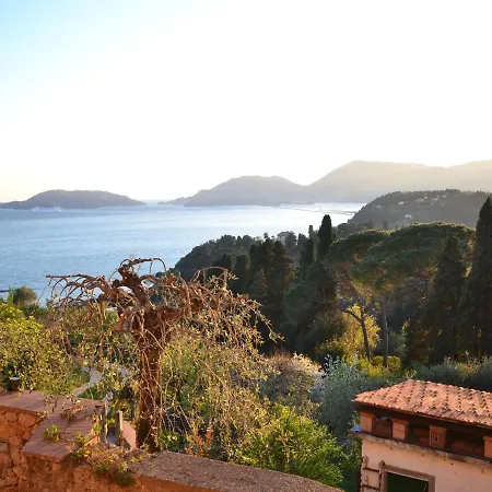 House With Dreamy Position Above The Village With Views Of Sea And Nature *