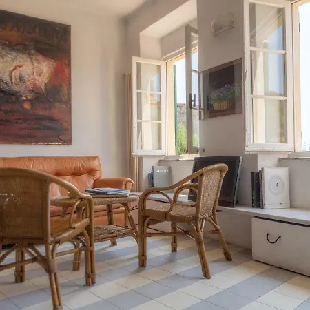 House With Dreamy Position Above The Village With Views Of Sea And Nature San Terenzo