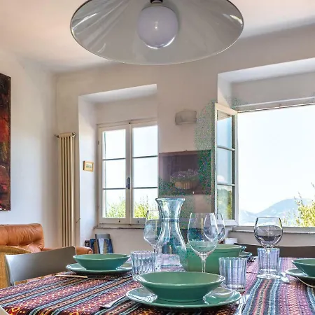 Prázdninový dům House With Dreamy Position Above The Village With Views Of Sea And Nature