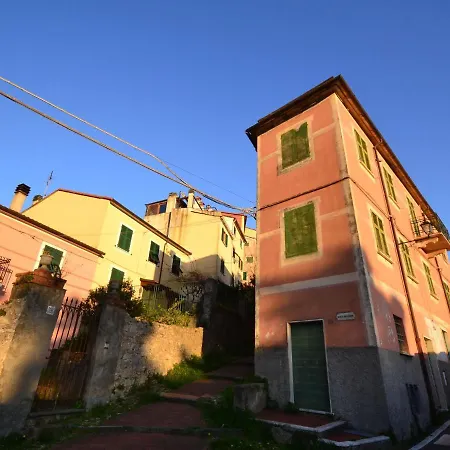 House With Dreamy Position Above The Village With Views Of Sea And Nature * San Terenzo
