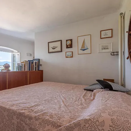 House With Dreamy Position Above The Village With Views Of Sea And Nature Prázdninový dům